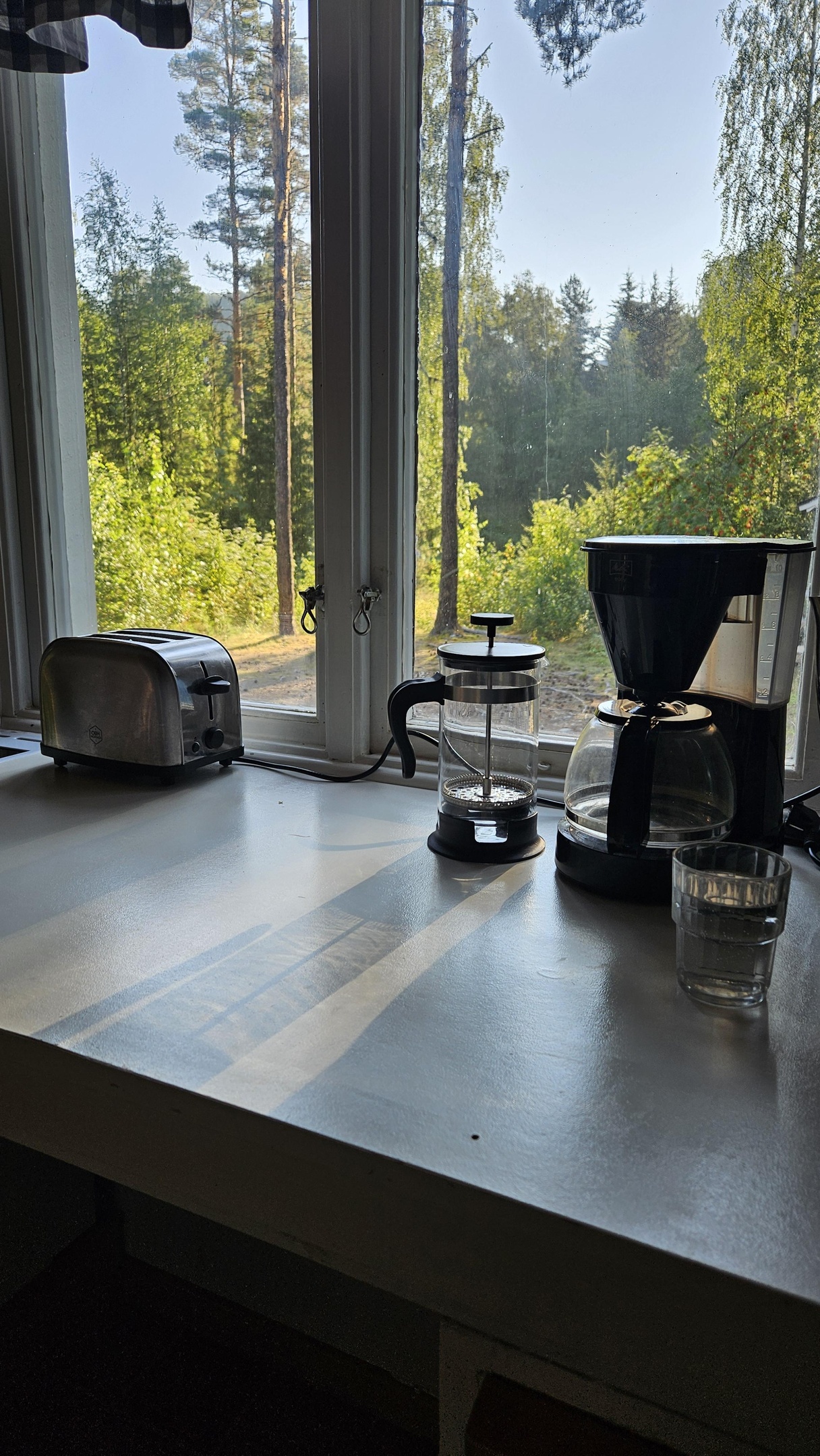 Enkel, prisvärd och mysig stuga för vandrare och naturälskare på Ammeråns Fiskecamp.